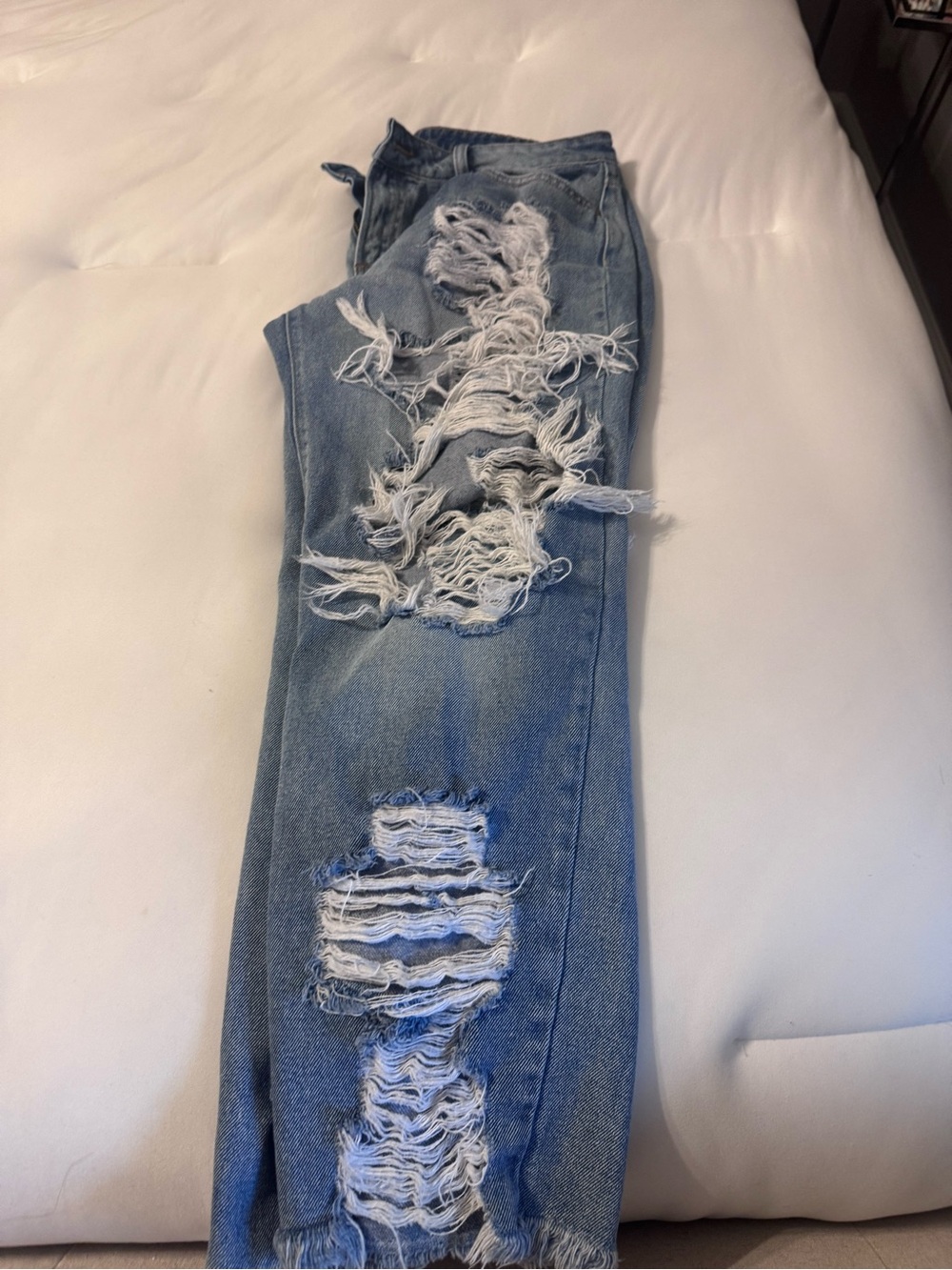 cello Light Blue Distressed Women’s Jeans - Picture 2 of 3